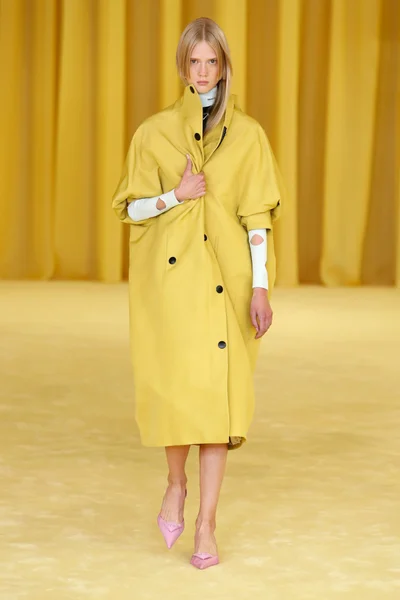 Look 11